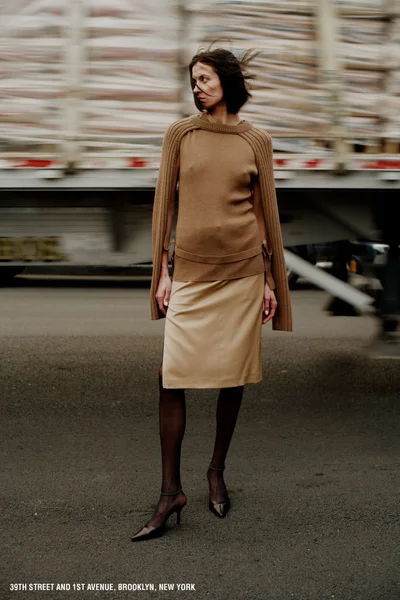 Look 16